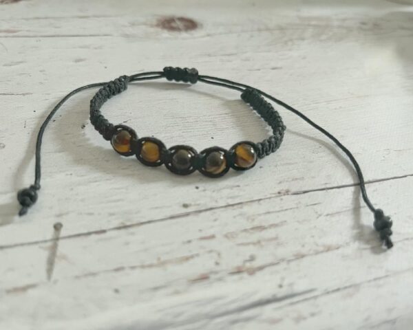 product_image_1688146842.jpg Makramé karkötő tigrisszem ásvány kövekkel